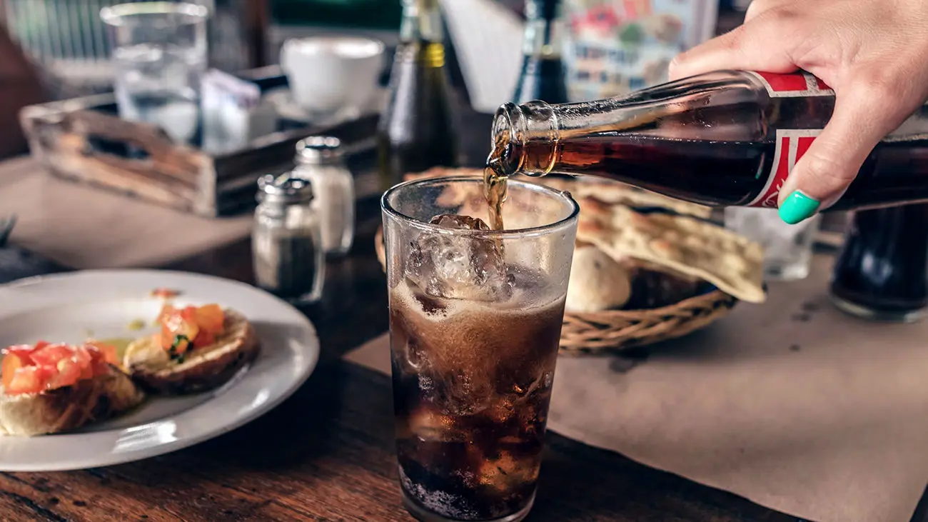 قیمت جدید نوشابه ۱.۵ لیتری و قوطی اعلام شد + میزان افزایش قیمت ها