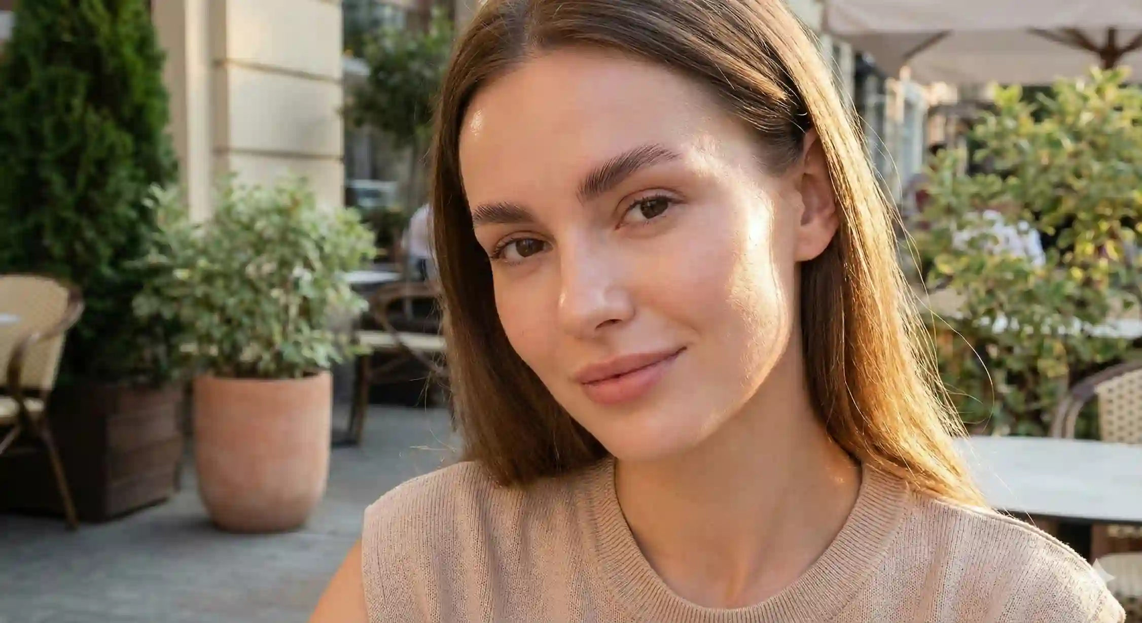 نتیجه نهایی لیفت ابرو در خانه با ظاهر نچرال و بدون سفیدک.